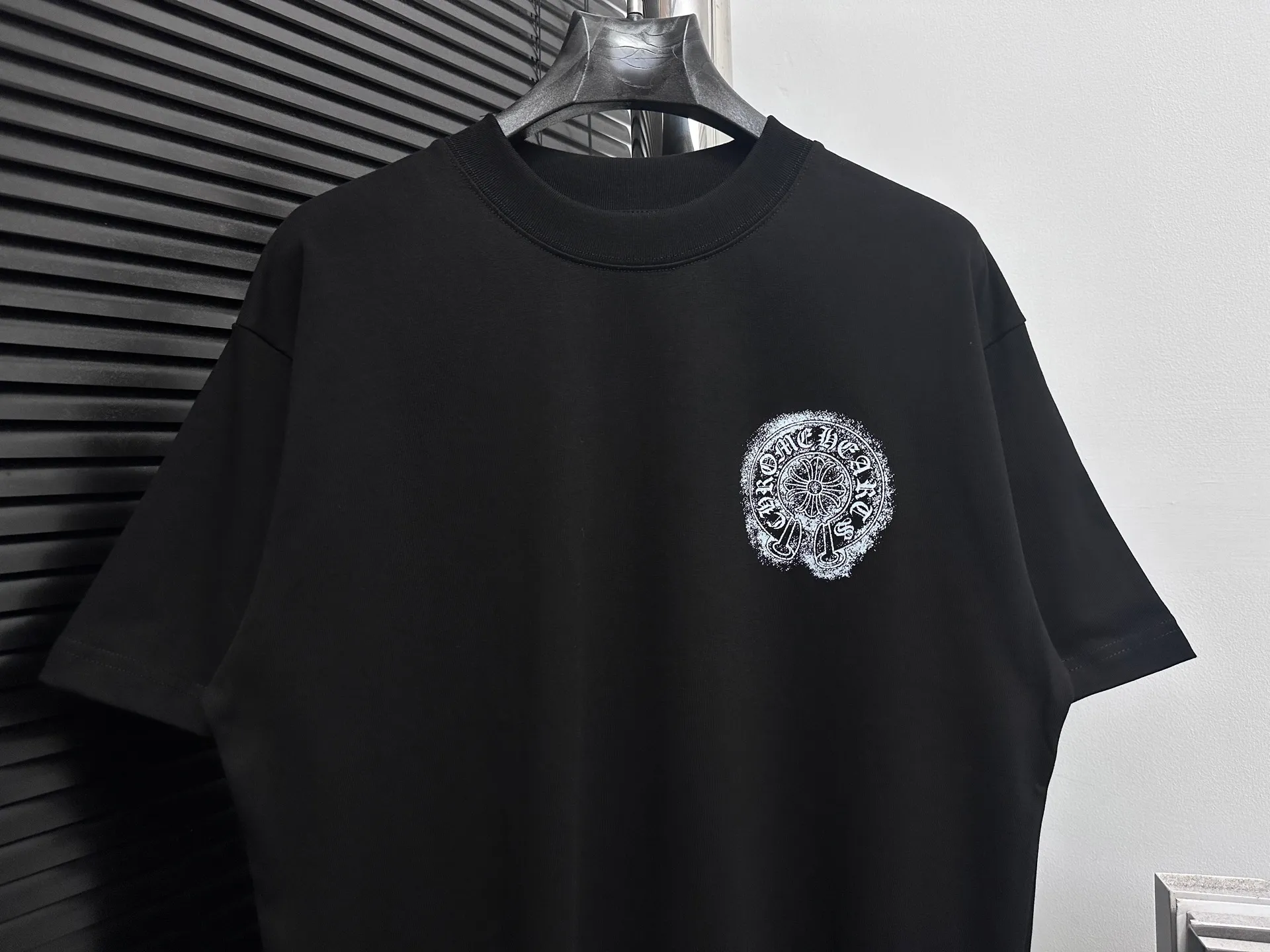 🅿️170 【ChromeHearts】Chrome Hearts 25ss printed round neck T-shirt Original fabric Official same style Short-sleeved T-shirt Customized 260g vat-dyed fabric Very comfortable to the touch Latest brick cabinet synchronization for spring and summer Fashionable and personalized Super versatile and good-looking Very suitable for both men and women A must-have style Tag Collar label Washed wheat Complete with three standards Color: Black White Size: XS-L